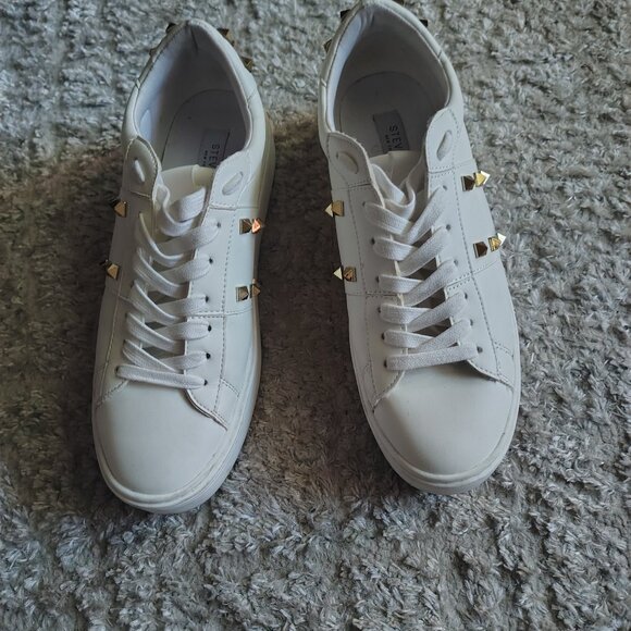 MEN Sneaker - Picture 1 of 4